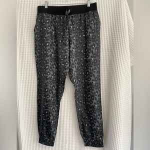 NWT Victoria SPORT woman’s leopard print jogger pants. Size M.